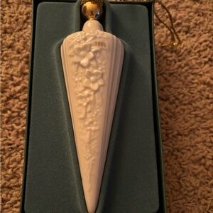 Lenox Elegant White Ceramic Ornament 1991